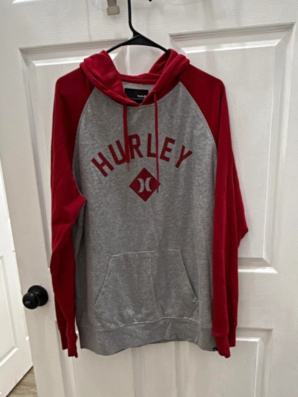Hurley Men's L Gray/Red Fleece Pullover Hoodie Raglan Logo Graphic Pockets